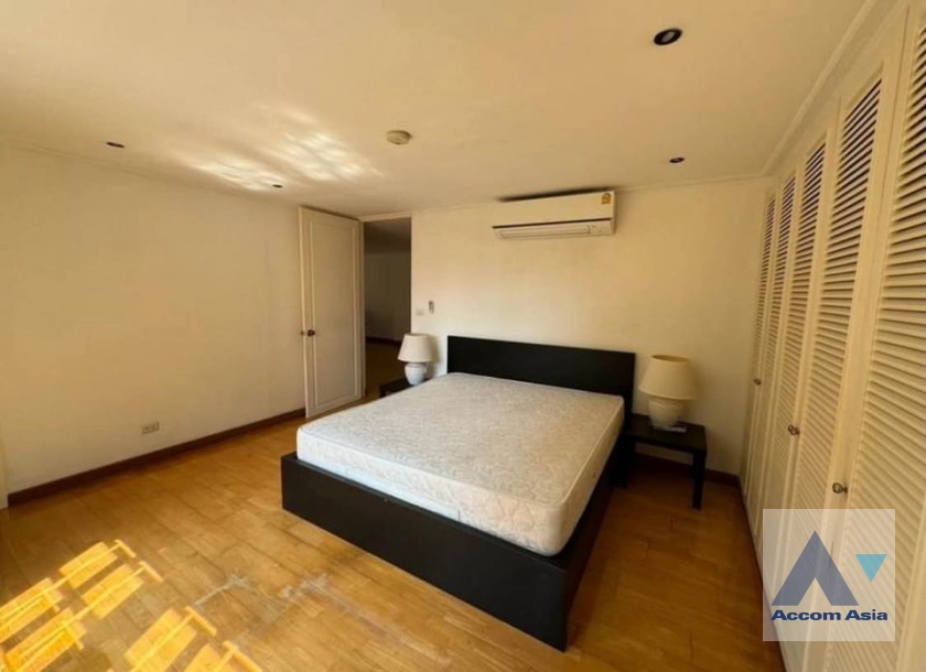 7  2 br Apartment For Rent in Sathorn ,Bangkok MRT Khlong Toei at Classic and Elegant Atmosphere AA39743