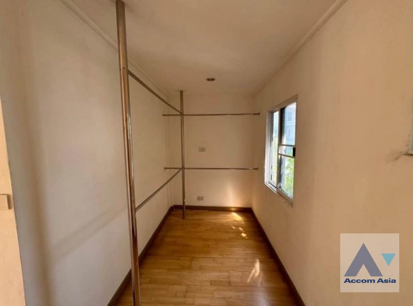 10  2 br Apartment For Rent in Sathorn ,Bangkok MRT Khlong Toei at Classic and Elegant Atmosphere AA39743