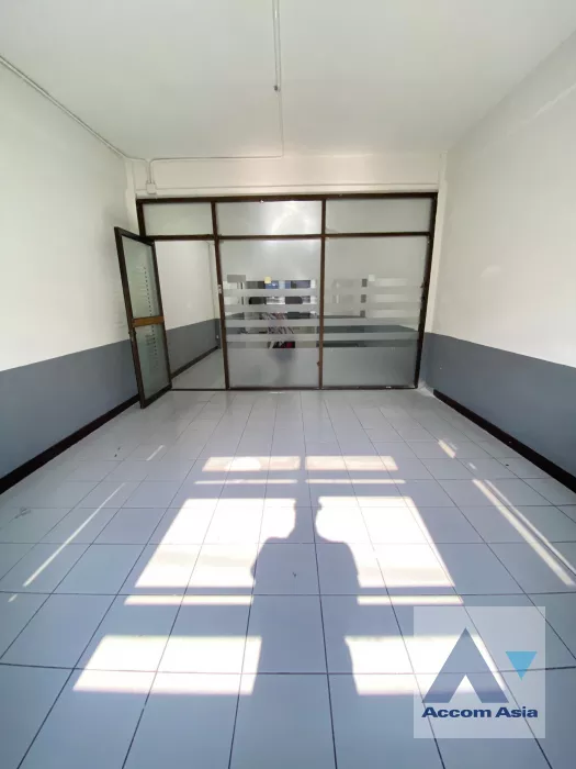 5  Shophouse For Rent in Phaholyothin ,Bangkok  AA39748