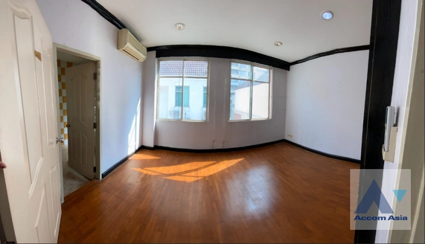 8  4 br House for rent and sale in Sukhumvit ,Bangkok BTS Thong Lo at Baan Klang Krung Thonglor AA39753