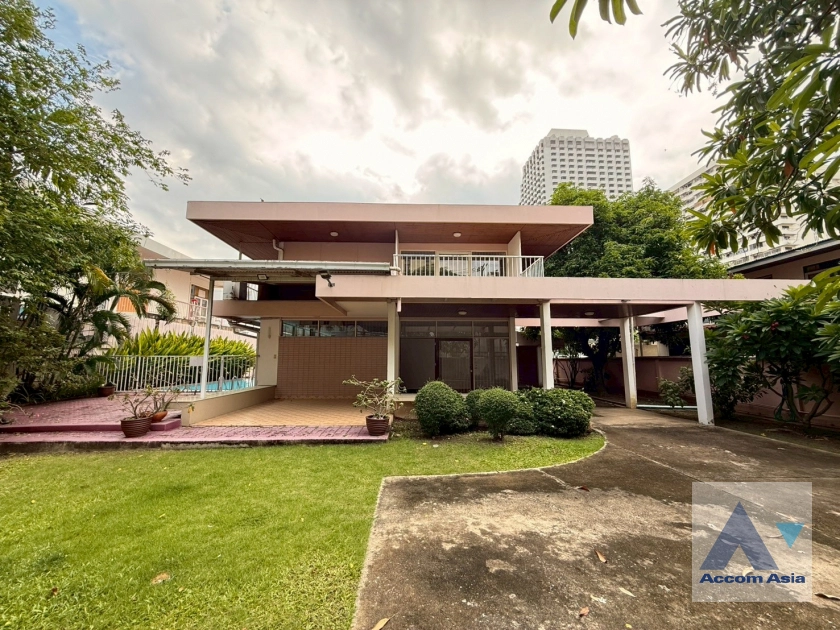  1  3 br House For Rent in Sukhumvit ,Bangkok BTS Nana 6000101