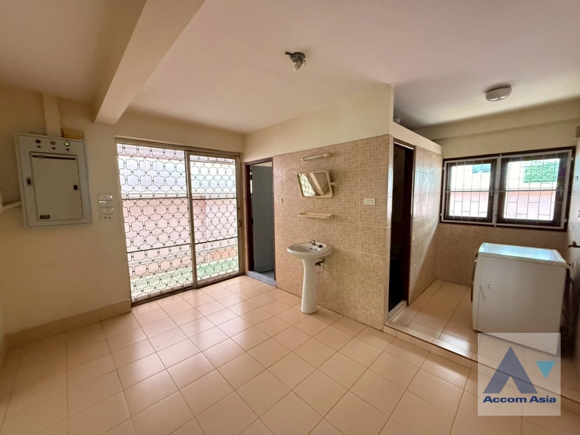 12  3 br House For Rent in Sukhumvit ,Bangkok BTS Nana 6000101