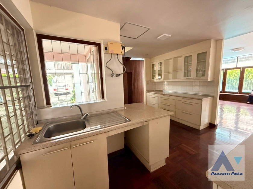 18  3 br House For Rent in Sukhumvit ,Bangkok BTS Nana 6000101