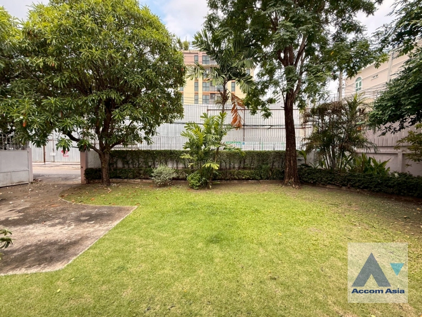 27  3 br House For Rent in Sukhumvit ,Bangkok BTS Nana 6000101