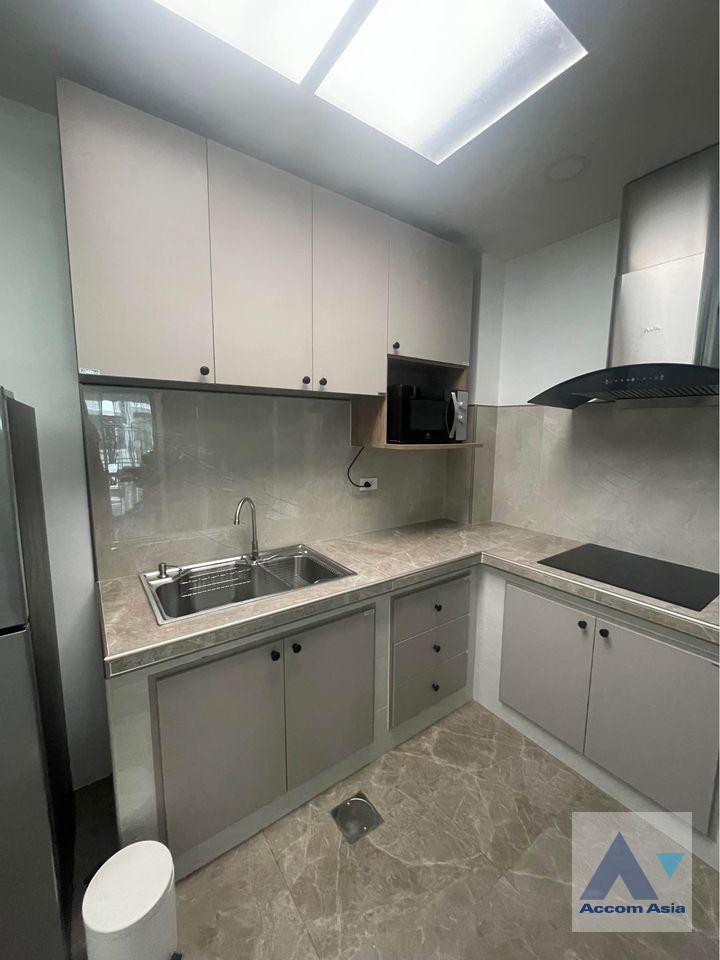 unit 3 Bedrooms  House For Rent in Pattanakarn, Bangkok  near BTS On Nut (AA39786)