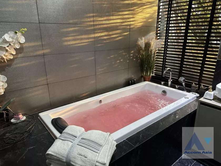 12  2 br Condominium For Rent in Silom ,Bangkok BTS Chong Nonsi at M Silom AA39789