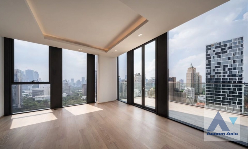 Big Balcony, Penthouse |  3 Bedrooms  Condominium For Sale in Ploenchit, Bangkok  near BTS Ploenchit (AA39790)