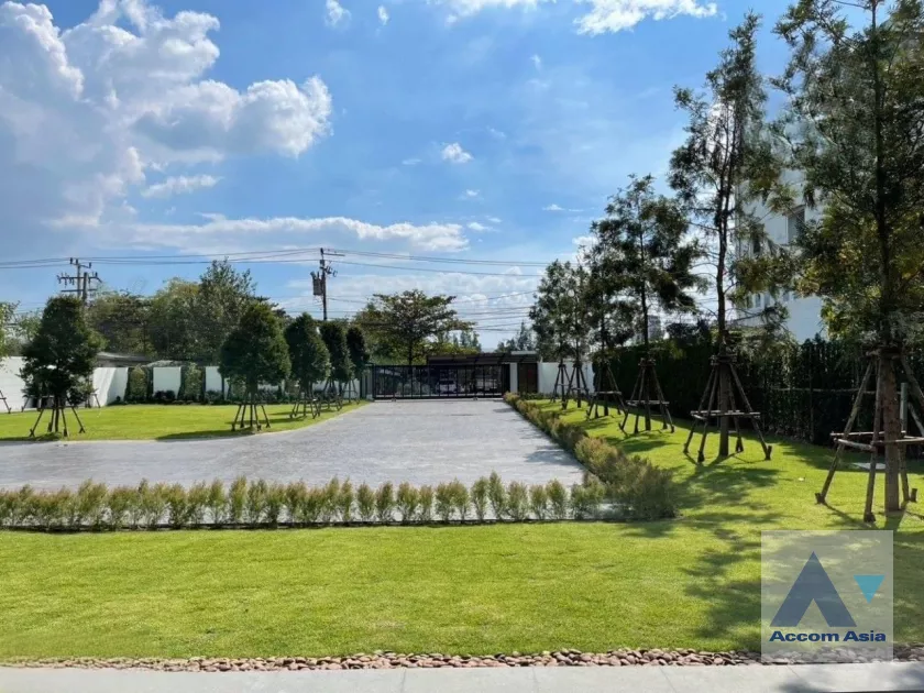 14  3 br House For Sale in Latkrabang ,Bangkok  AA39812