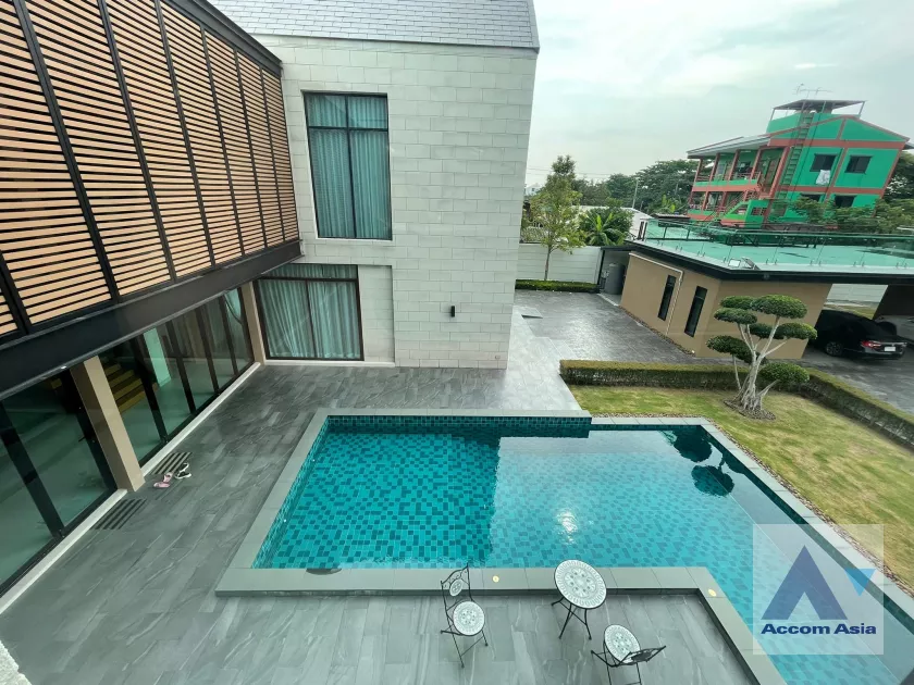 Private Swimming Pool |  3 Bedrooms  House For Sale in Latkrabang, Bangkok  (AA39812)