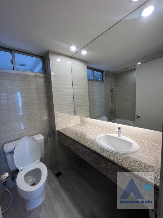 15  4 br Apartment for rent and sale in Sathorn ,Bangkok BRT Thanon Chan at Family-Friendly Serviced Apartment with Big Green Spaces AA39817