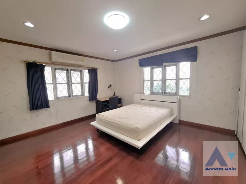 12  5 br House For Rent in ratchadapisek ,Bangkok  AA39826