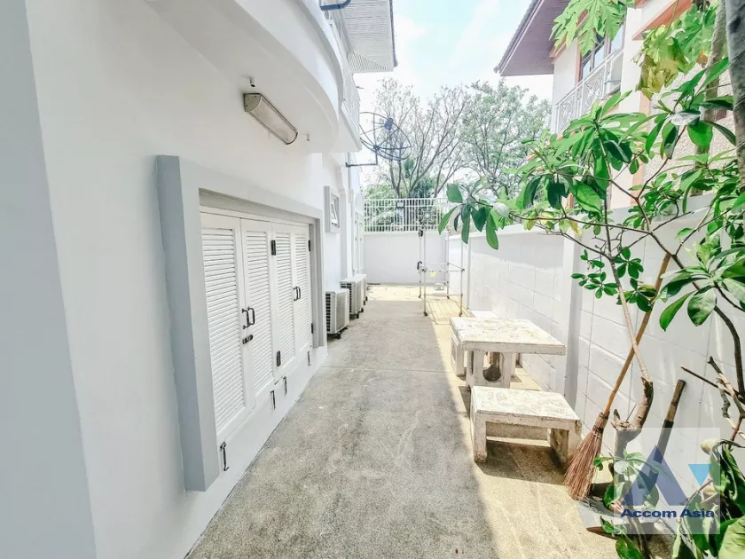 23  5 br House For Rent in ratchadapisek ,Bangkok  AA39826