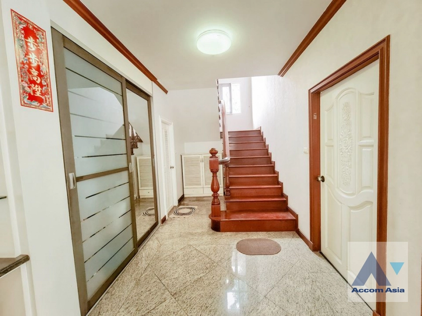 20  5 br House for rent and sale in Lat Phrao ,Bangkok  AA39826