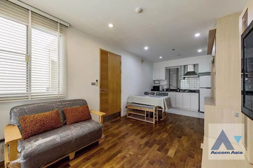 unit 1 Bedroom  Condominium For Rent in Silom, Bangkok  near BTS Surasak (AA39828)