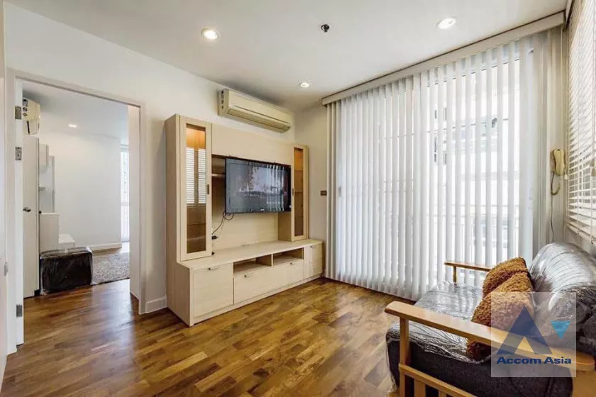  1 Bedroom  Condominium For Rent in Silom, Bangkok  near BTS Surasak (AA39828)