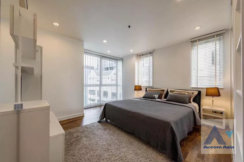 unit 1 Bedroom  Condominium For Rent in Silom, Bangkok  near BTS Surasak (AA39828)