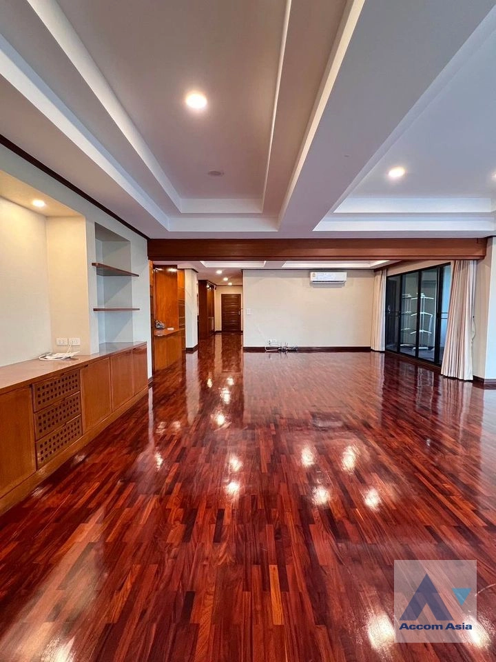 unit 4 Bedrooms  Condominium For Rent & Sale in Sukhumvit, Bangkok  near BTS Phrom Phong (AA39829)