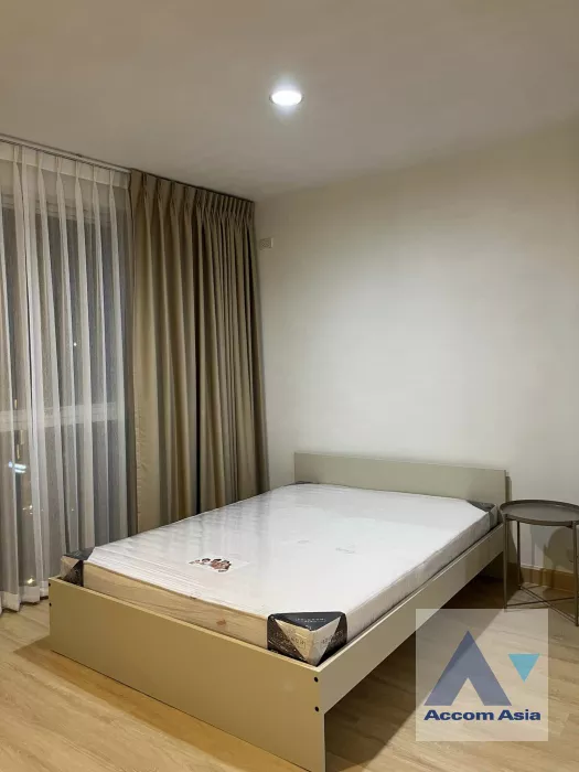  1 Bedroom  Condominium For Rent & Sale in Sathorn, Bangkok  near BTS Surasak (AA39831)