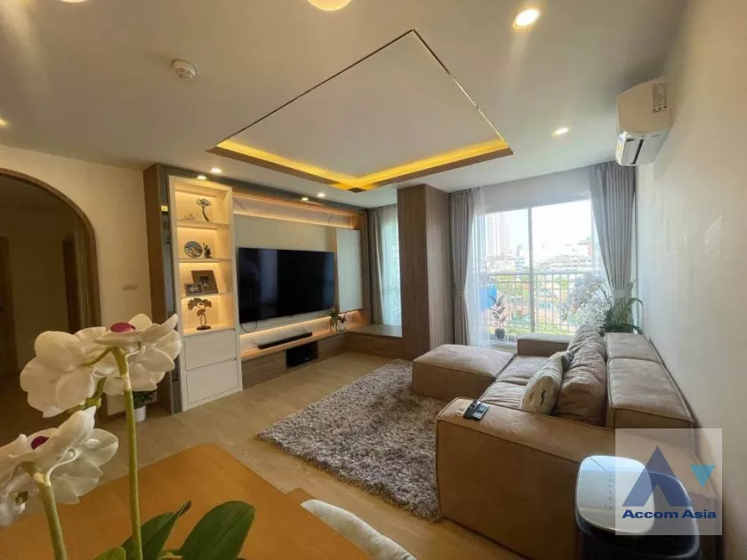  3 Bedrooms  Condominium For Sale in Sathorn, Bangkok  near MRT Lumphini (AA39833)