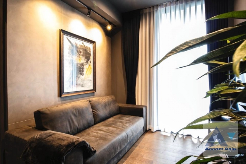  1 Bedroom  Condominium For Rent & Sale in Ploenchit, Bangkok  near BTS Ploenchit (AA39840)