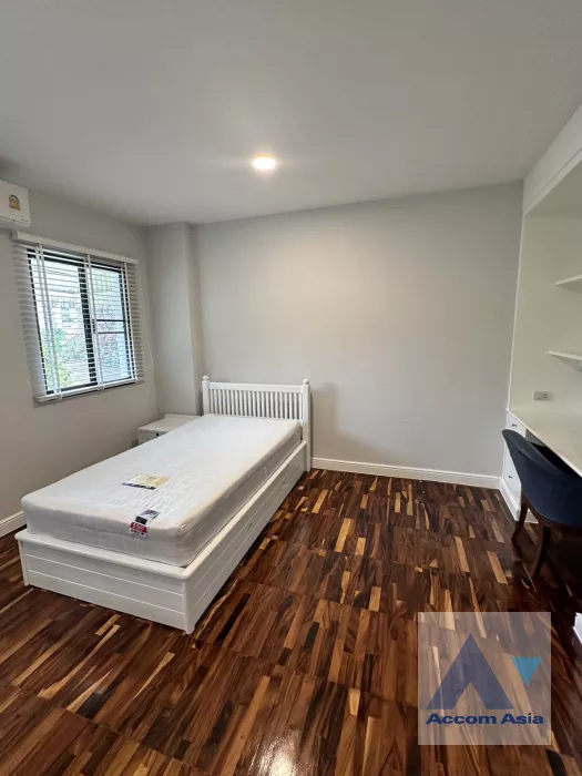 8  3 br Townhouse for rent and sale in Sukhumvit ,Bangkok BTS Asok - MRT Sukhumvit at Kiarti Thanee City AA39844