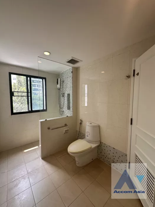 18  3 br Townhouse for rent and sale in Sukhumvit ,Bangkok BTS Asok - MRT Sukhumvit at Kiarti Thanee City AA39844