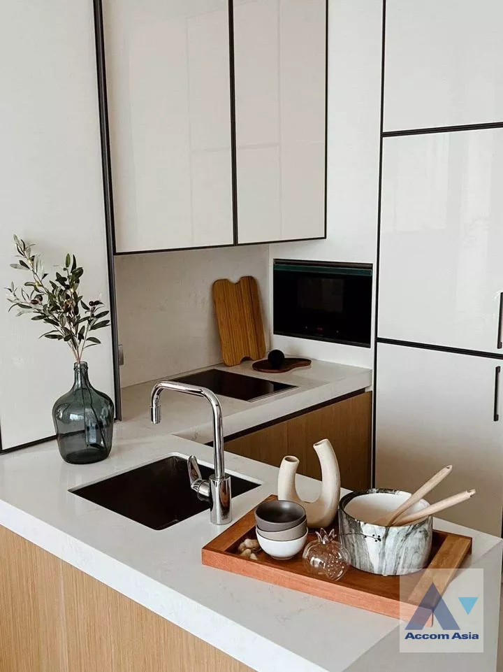 unit 1 Bedroom  Condominium For Rent & Sale in Sukhumvit, Bangkok  near BTS Thong Lo (AA39855)