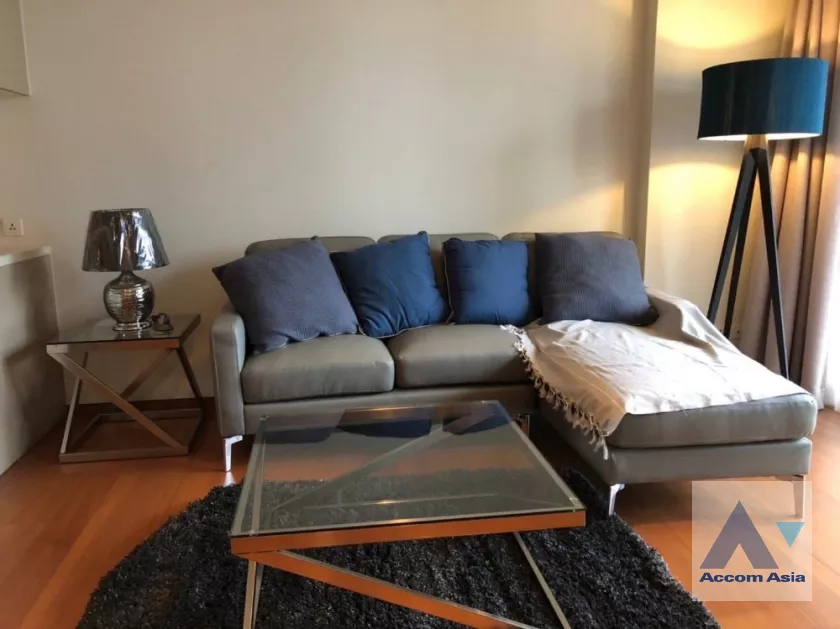 unit 2 Bedrooms  Condominium For Rent in Sathorn, Bangkok  near BTS Chong Nonsi - MRT Lumphini (AA39858)