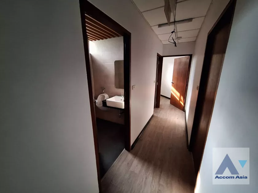 unitOffice |  Office space For Rent in Sukhumvit, Bangkok  near BTS Thong Lo (AA39859)