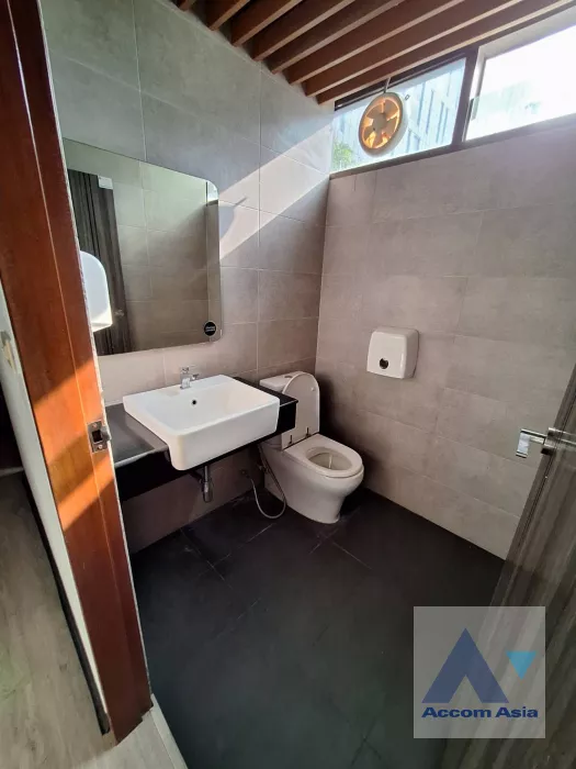 5  Office Space For Rent in Sukhumvit ,Bangkok BTS Thong Lo at 111 We space AA39859