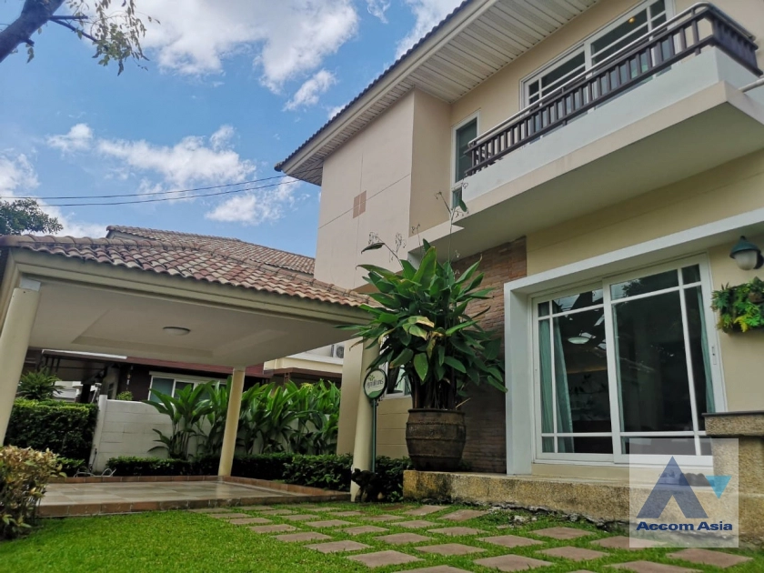 unit 4 Bedrooms  House For Rent in Pattanakarn, Bangkok  (AA39862)