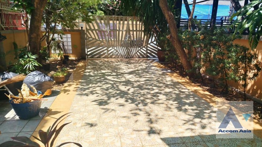 29  3 br Townhouse for rent and sale in Sukhumvit ,Bangkok BTS Punnawithi AA39864