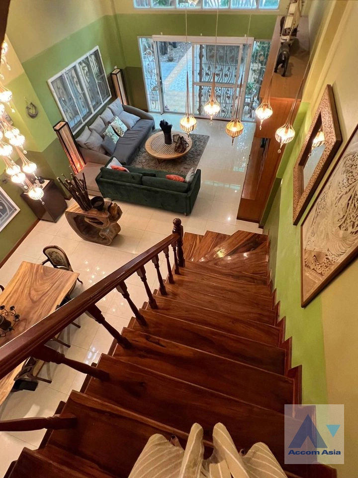  1  3 br Townhouse for rent and sale in Sukhumvit ,Bangkok BTS Punnawithi AA39864