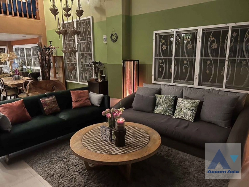 5  3 br Townhouse for rent and sale in Sukhumvit ,Bangkok BTS Punnawithi AA39864