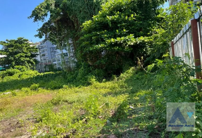 unit Land For Sale in Sukhumvit, Bangkok  near BTS On Nut (AA39870)