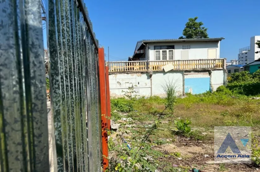 unit Land For Sale in Sukhumvit, Bangkok  near BTS On Nut (AA39870)