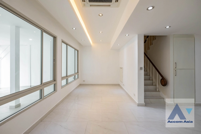  1  4 br House For Sale in Sukhumvit ,Bangkok BTS Asok AA39878