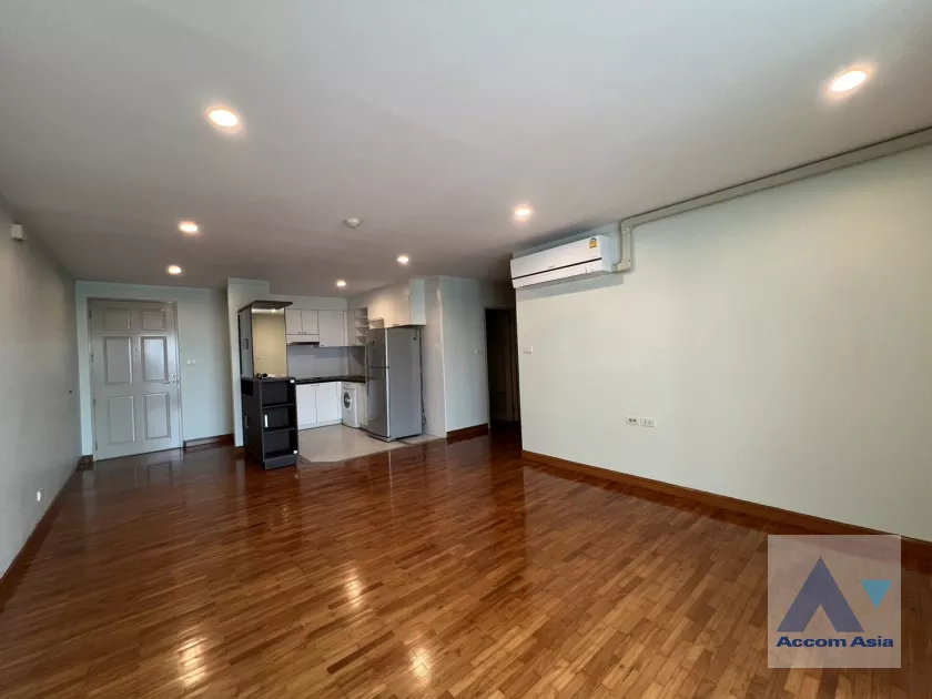  3 Bedrooms  Condominium For Sale in Sathorn, Bangkok  near BRT Thanon Chan (AA39886)