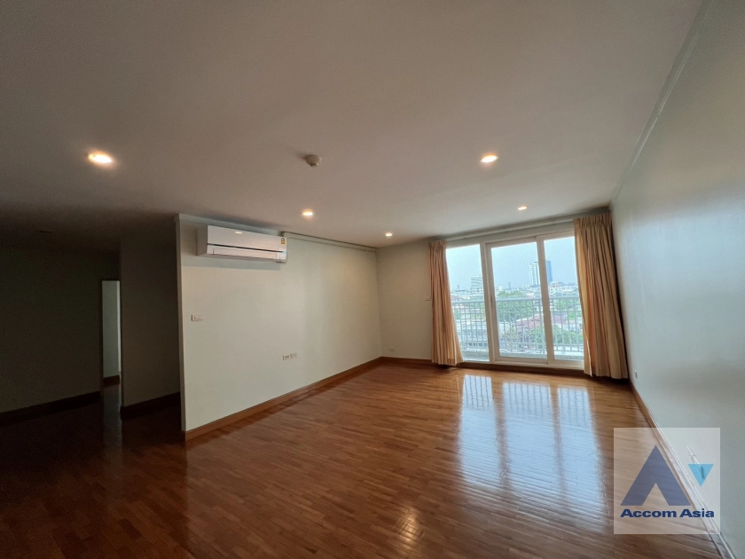  3 Bedrooms  Condominium For Sale in Sathorn, Bangkok  near BRT Thanon Chan (AA39886)