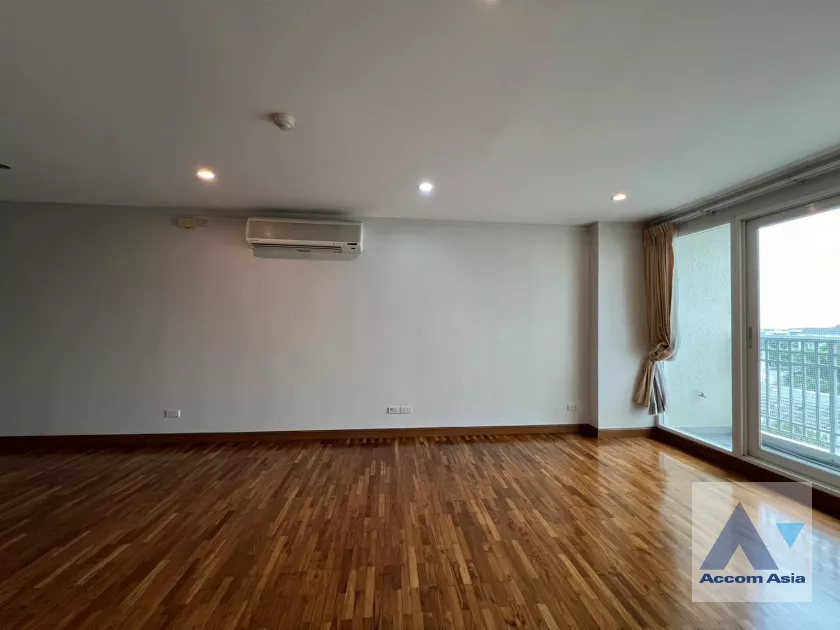  2 Bedrooms  Condominium For Sale in Sathorn, Bangkok  near BRT Thanon Chan (AA39887)