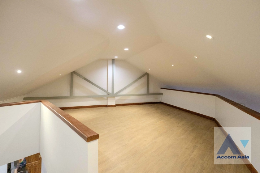 11  3 br Townhouse For Rent in Silom ,Bangkok  at Chumchon Luenrit AA39888