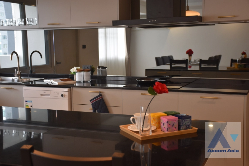 unitFully Furnished |  3 Bedrooms  Condominium For Rent & Sale in Sukhumvit, Bangkok  near BTS Phrom Phong (AA39894)