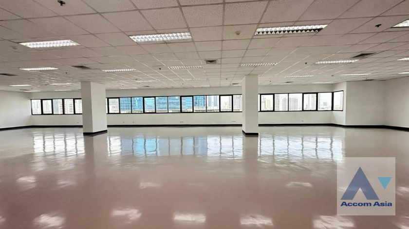  Sorachai Building Office space  for Rent BTS Ekkamai in Sukhumvit Bangkok