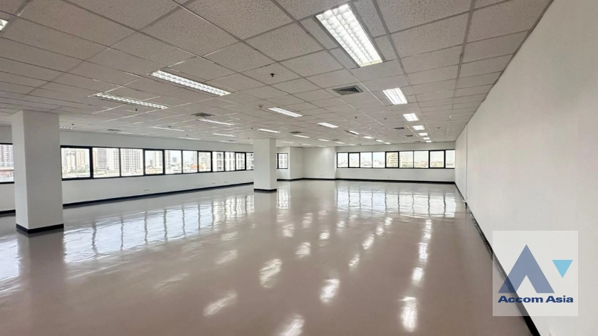 7  Office Space For Rent in Sukhumvit ,Bangkok BTS Ekkamai at Sorachai Building AA39895