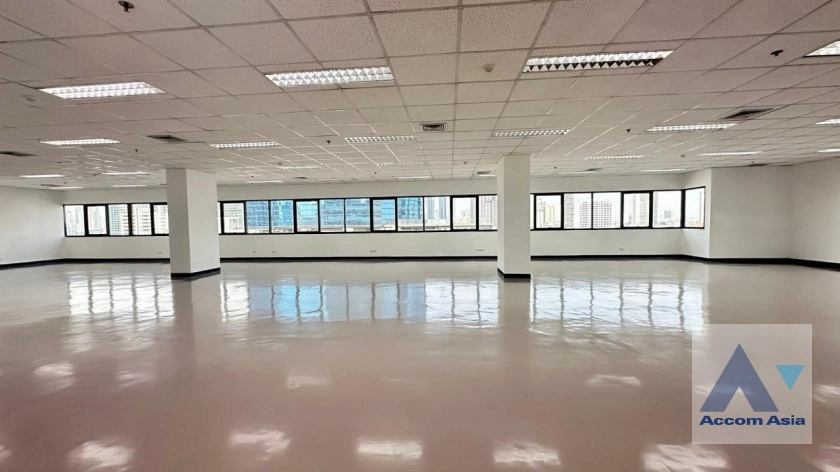5  Office Space For Rent in Sukhumvit ,Bangkok BTS Ekkamai at Sorachai Building AA39895