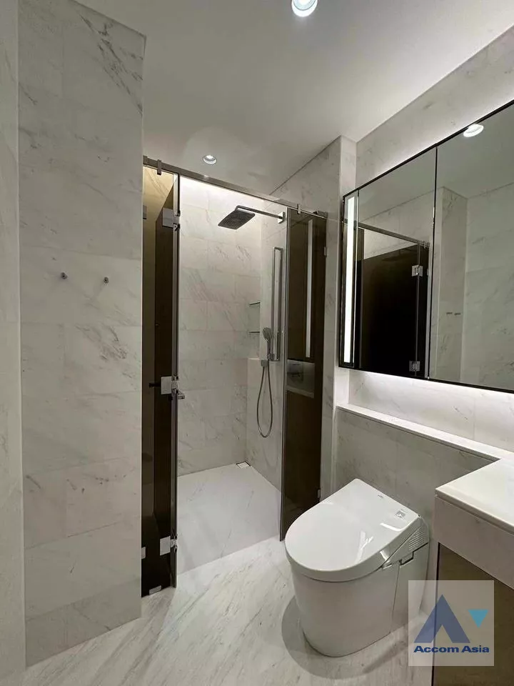 unit 1 Bedroom  Condominium For Rent in Ploenchit, Bangkok  near BTS Chitlom (AA39898)