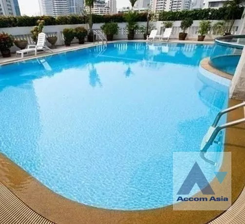 unit 3 Bedrooms  Apartment For Rent in Sukhumvit, Bangkok  near BTS Phrom Phong (AA39910)