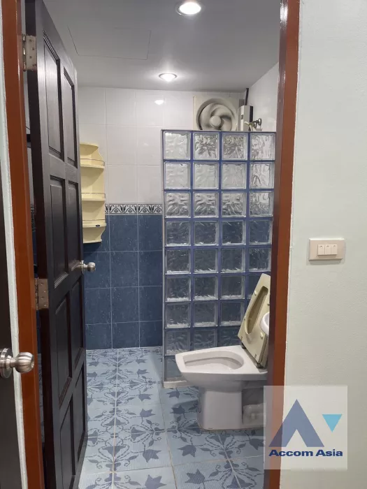 15  4 br House For Rent in Sukhumvit ,Bangkok BTS Phra khanong at Safe and local lifestyle Home AA39911