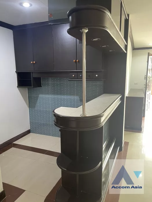 11  4 br House For Rent in Sukhumvit ,Bangkok BTS Phra khanong at Safe and local lifestyle Home AA39911