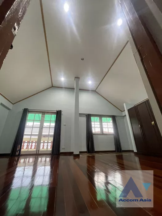 19  4 br House For Rent in Sukhumvit ,Bangkok BTS Phra khanong at Safe and local lifestyle Home AA39911